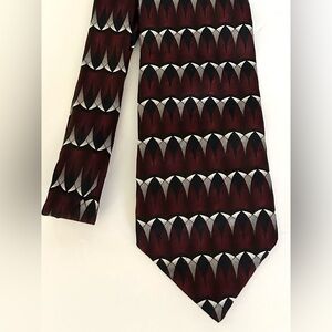 Danielli Milano 100% Silk Handmade Designed in Italy Men’s Tie Black Maroon 58”